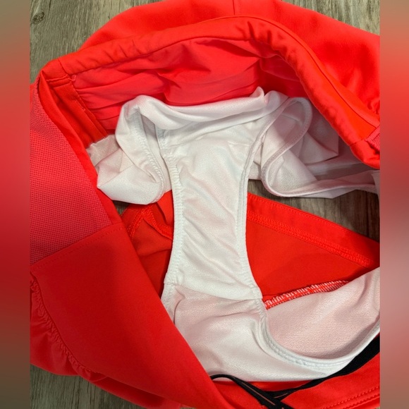 Under Armour Women's Red/pink running Shorts size small - Picture 5 of 7